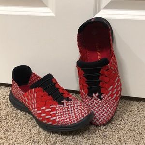 Like new Bernie Mev woven shoes